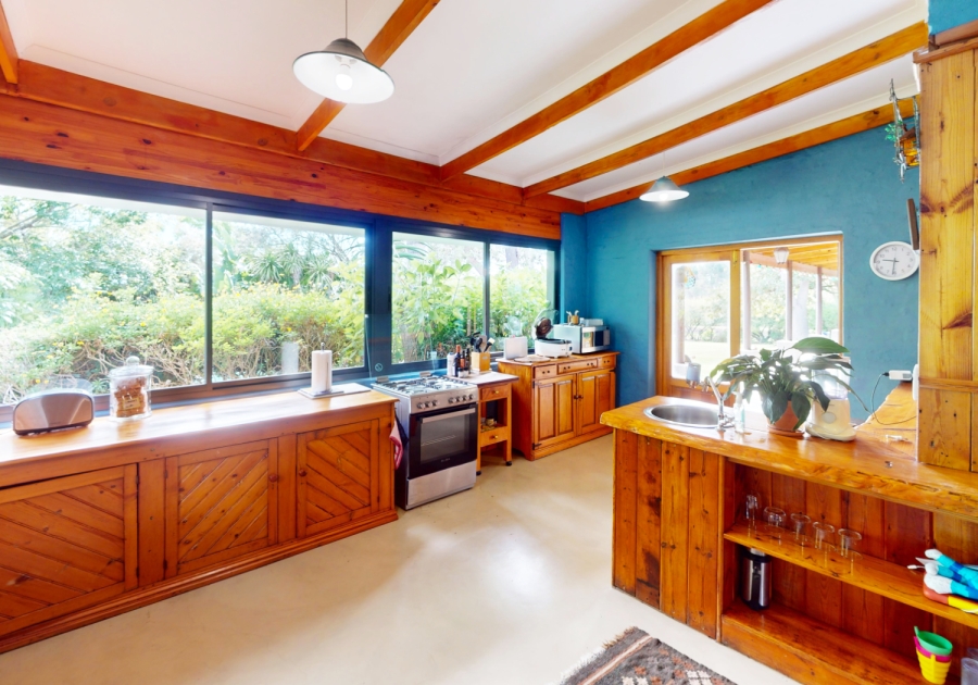 To Let 5 Bedroom Property for Rent in Rheenendal Western Cape